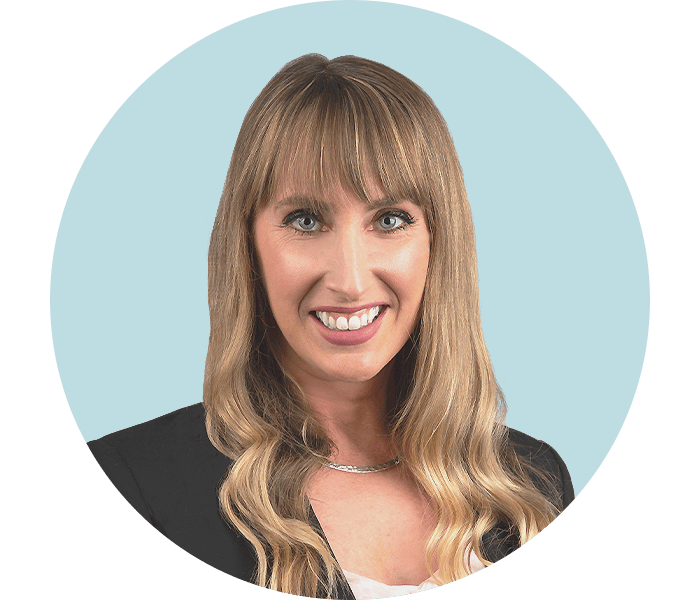 R00 OXD Headshots Blue Background Lisa Farmer Circle ST